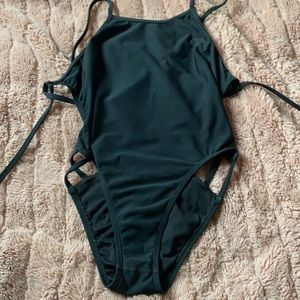 Jolyn swimsuit!!! Cut: Nico 3 Size: 28